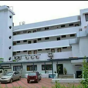 3* Hotel Queens Tourist